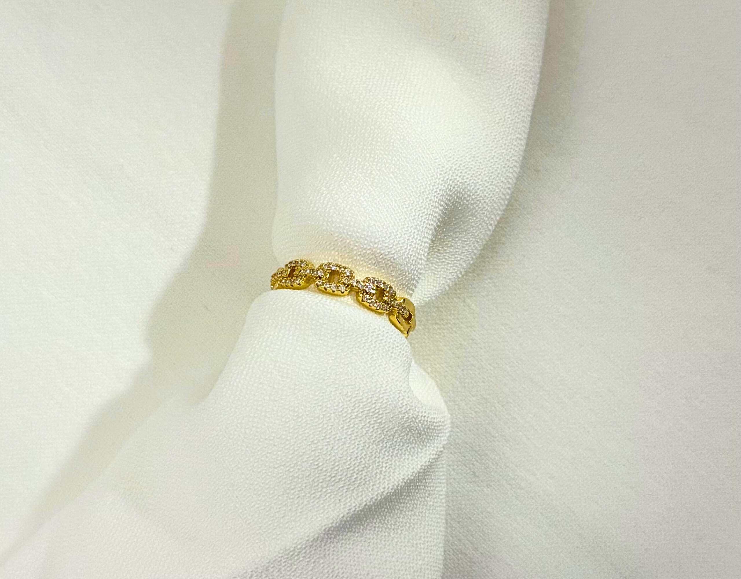 Ava Ring