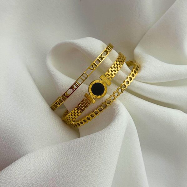 Bee / Black Roman / Roman Numerals Detail Bangle