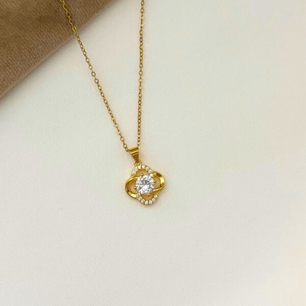Flower Necklace 18K Gold-Plated