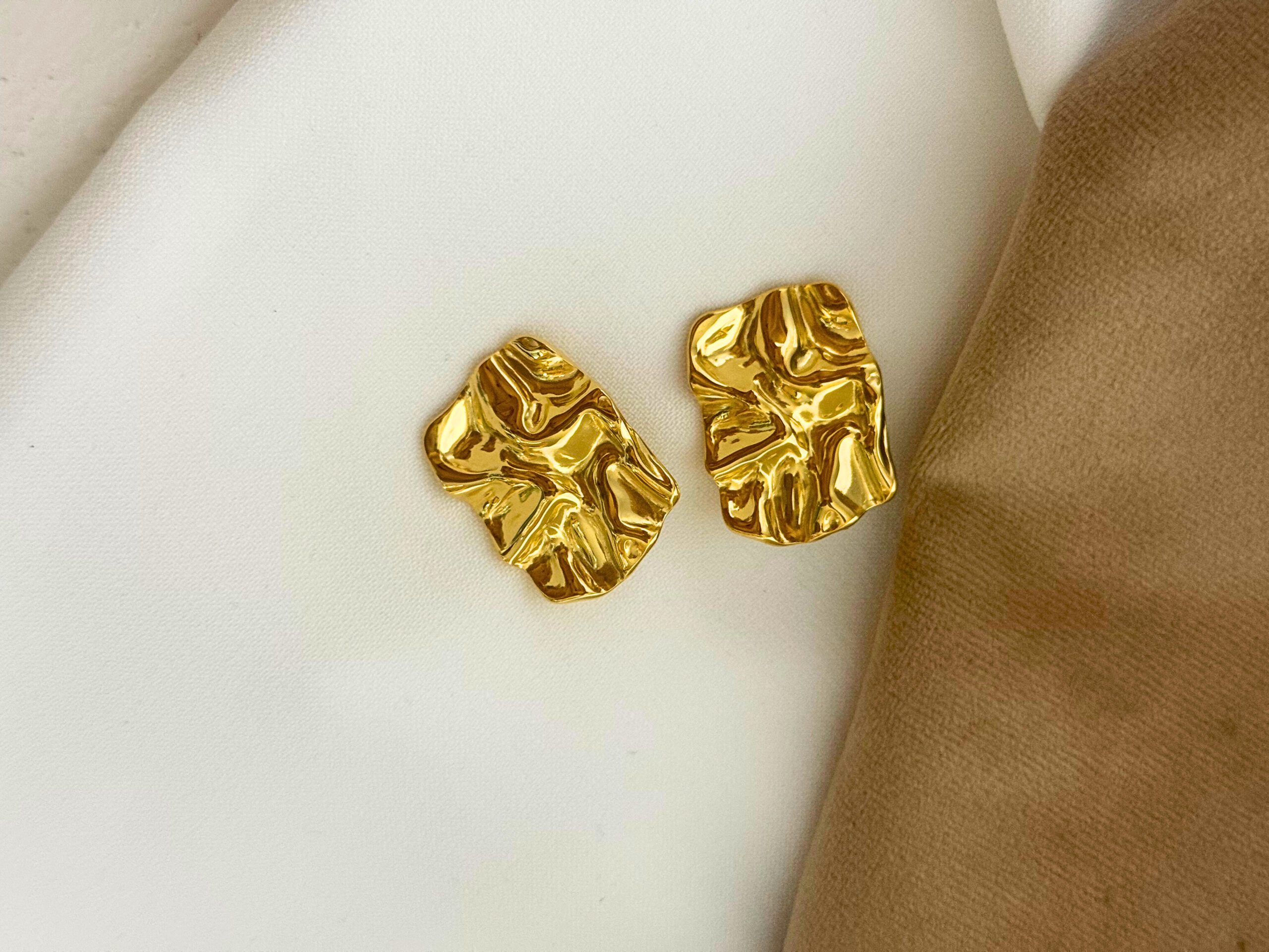 Hammer Studs