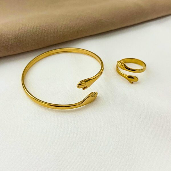 18k Gold Plated Adjustable Palm Design Hug Ring & Hug Bangle