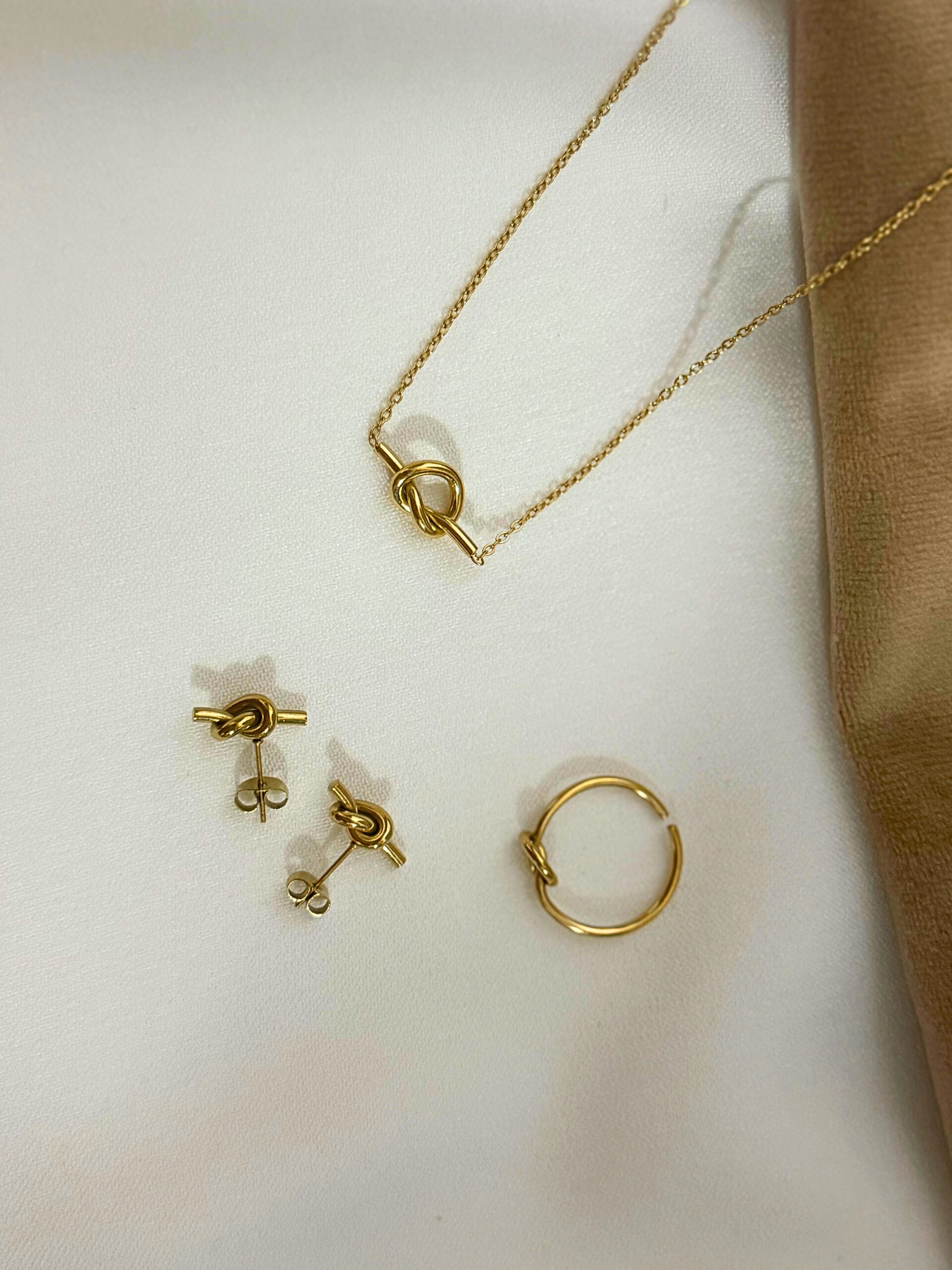 Knot Jewellery Set - Image 3