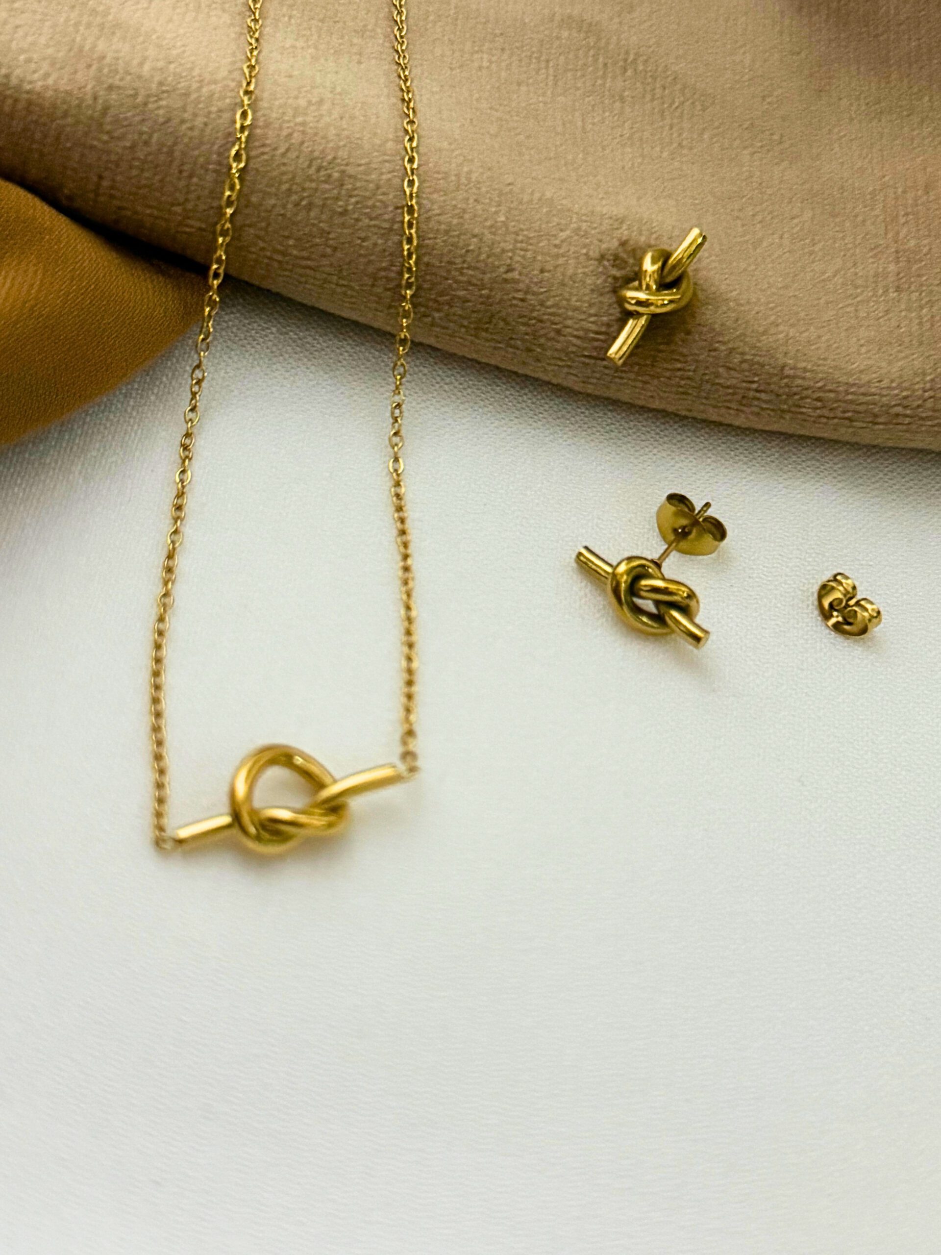 Knot Jewellery Set