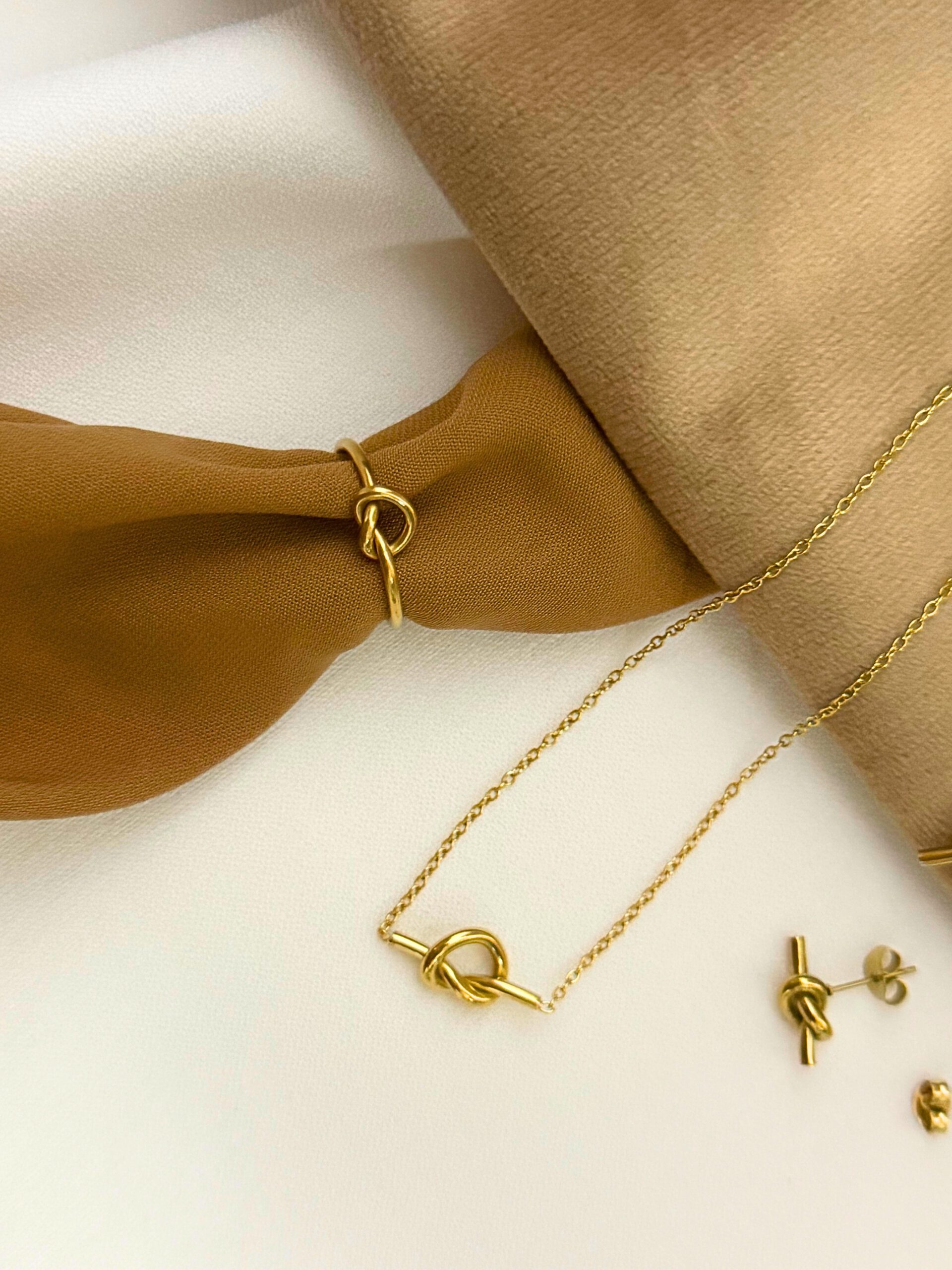 Knot Jewellery Set - Image 2