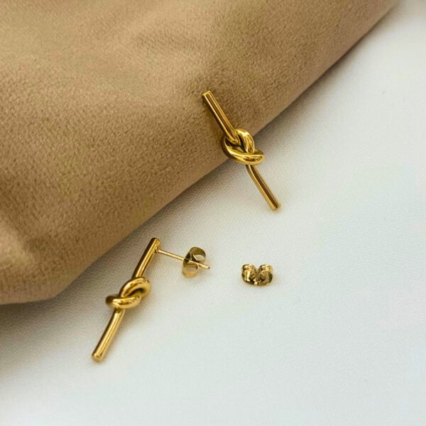 Knot Studs