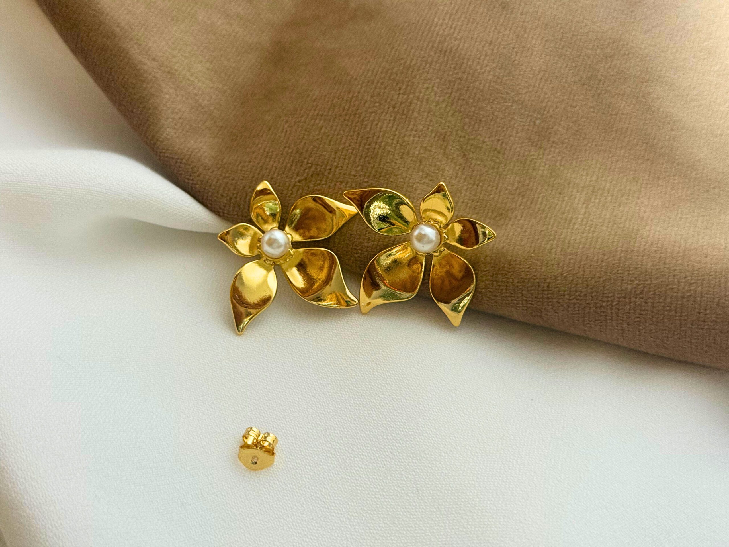 Lily Flower Earrings - Image 3