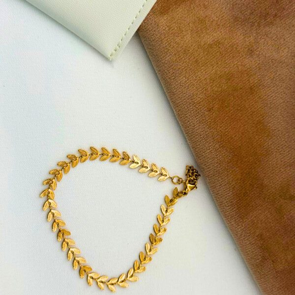 Nisha Leaf Bracelet
