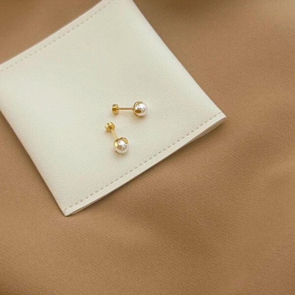 Pearl Studs
