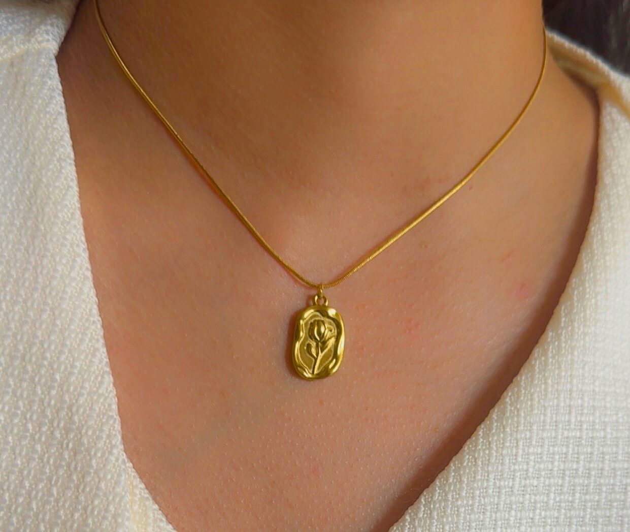 Rose Golden Necklace - Image 2