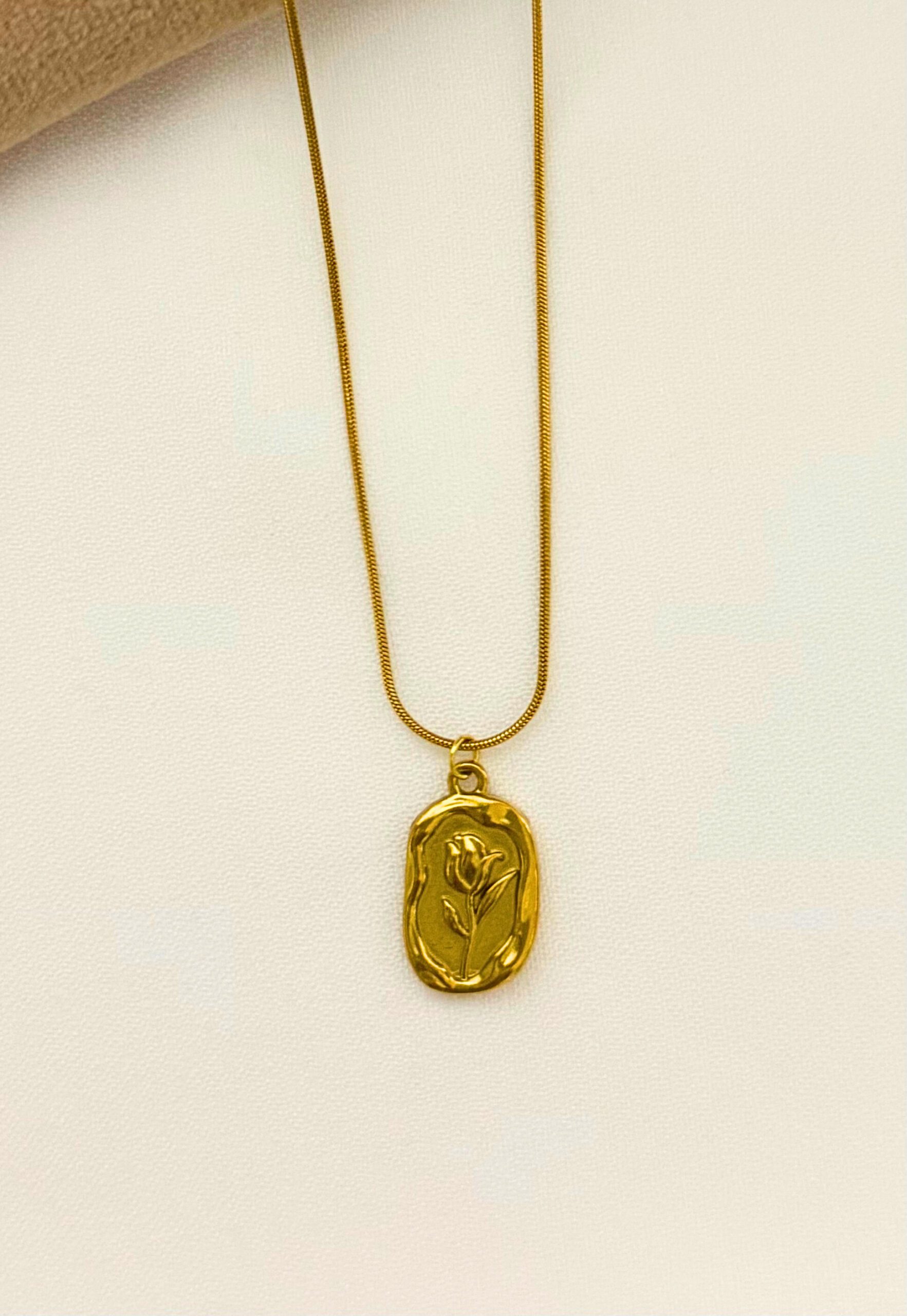 Rose Golden Necklace - Image 3