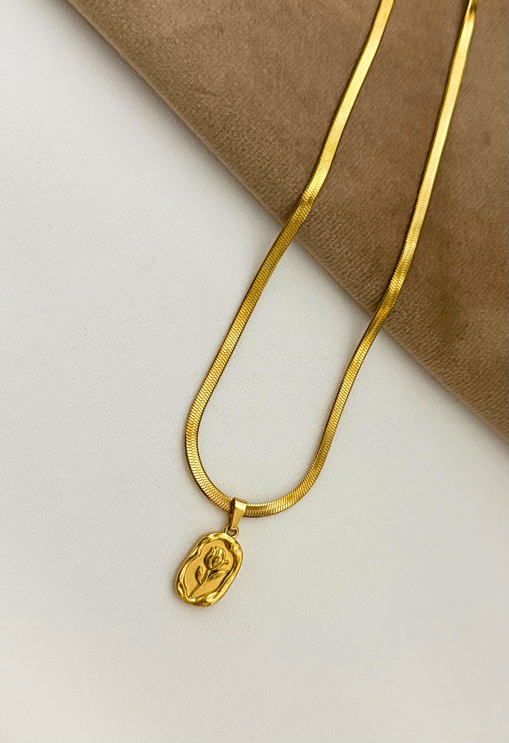Rose Golden Necklace - Image 4