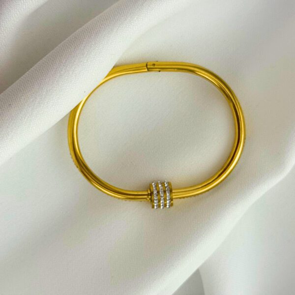Rotating Bangle