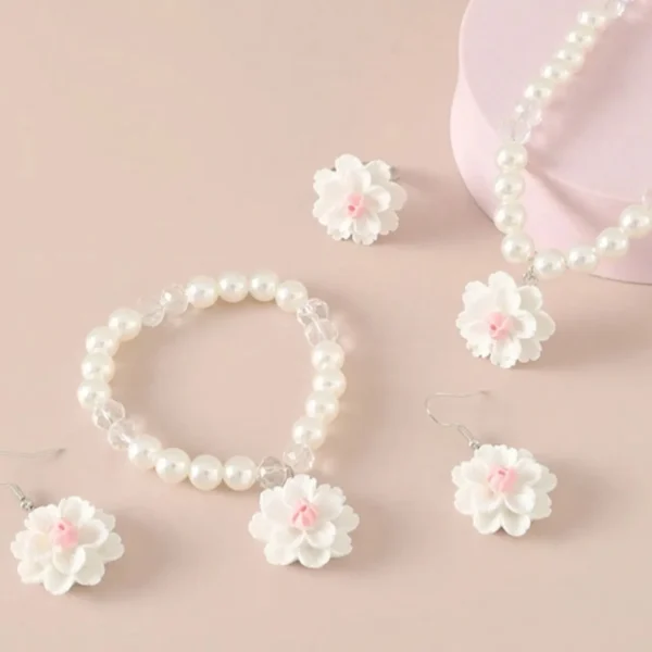White jewellery set