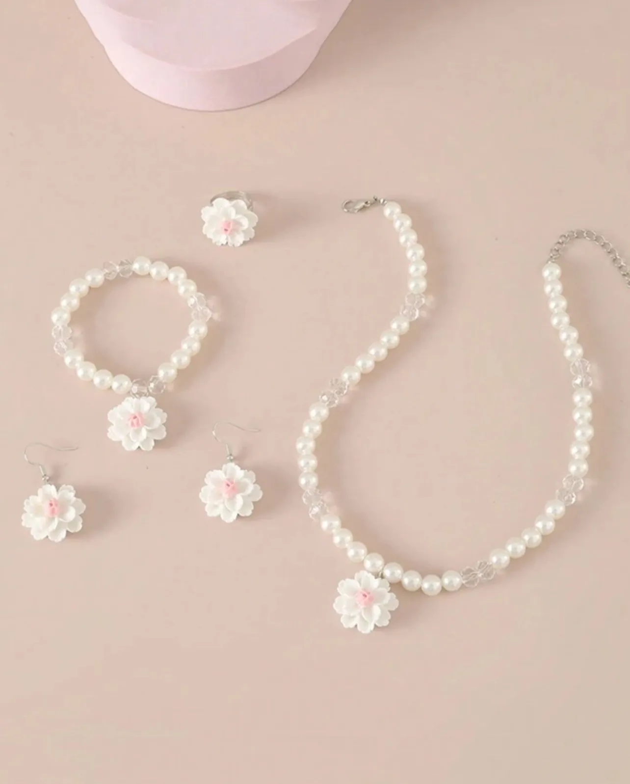 White jewellery set