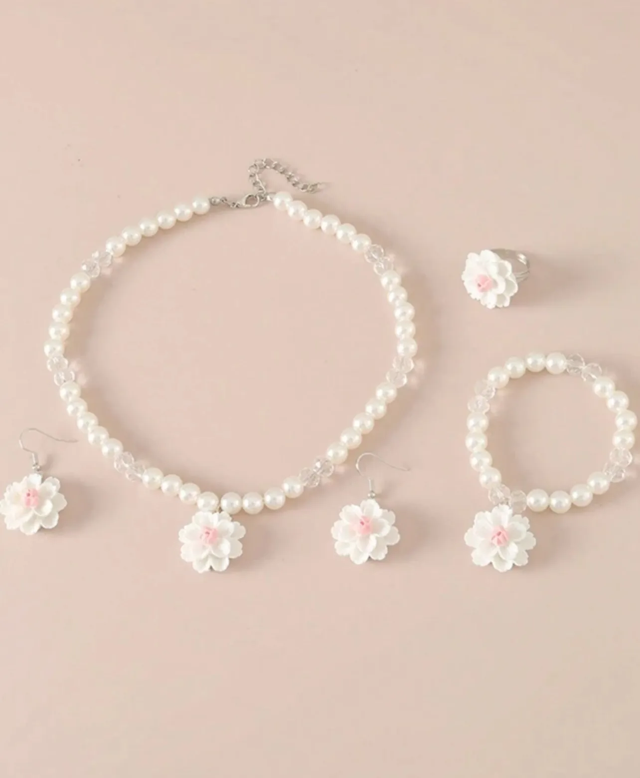 White jewellery set